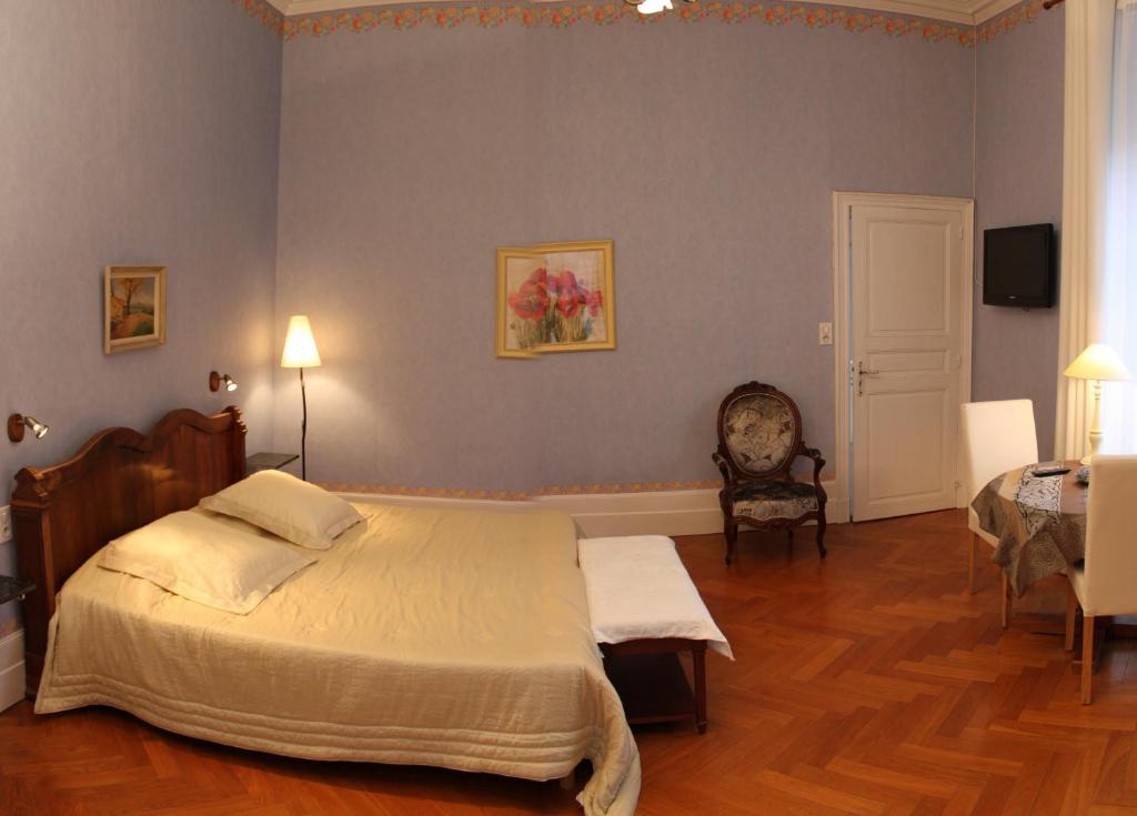 Chambres D'Hotes Chateau De Viviez Exterior photo