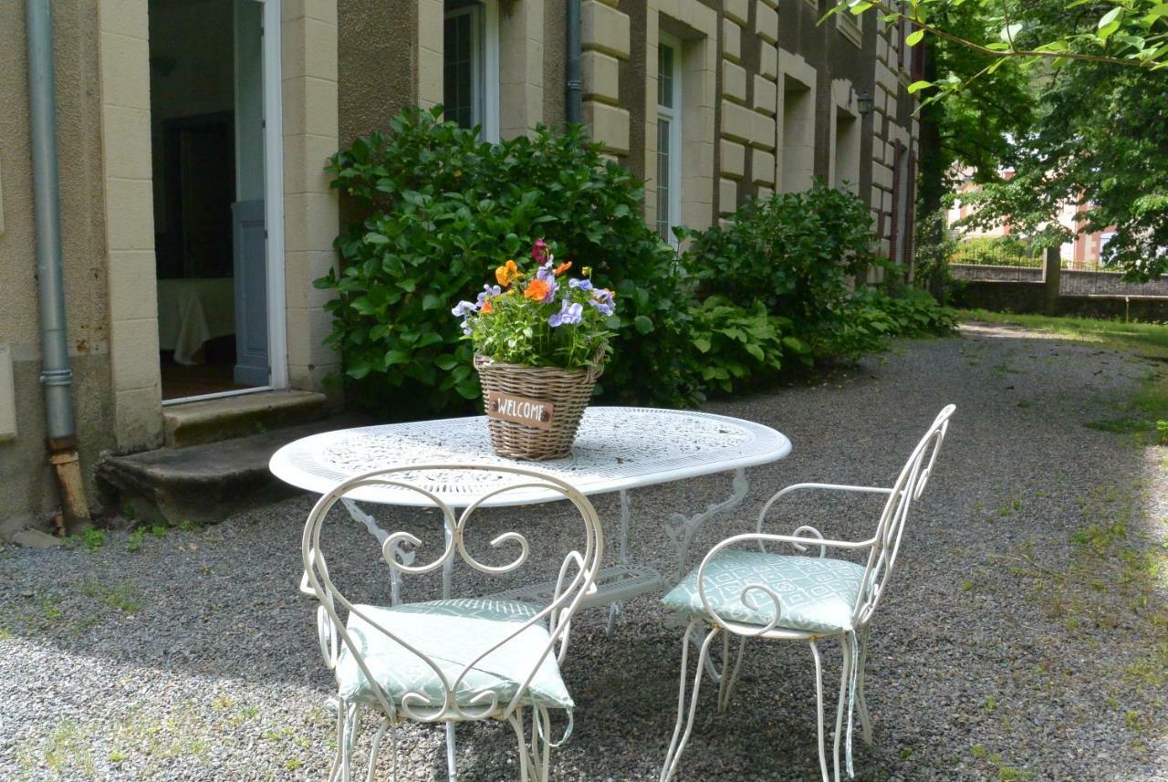 Chambres D'Hotes Chateau De Viviez Exterior photo
